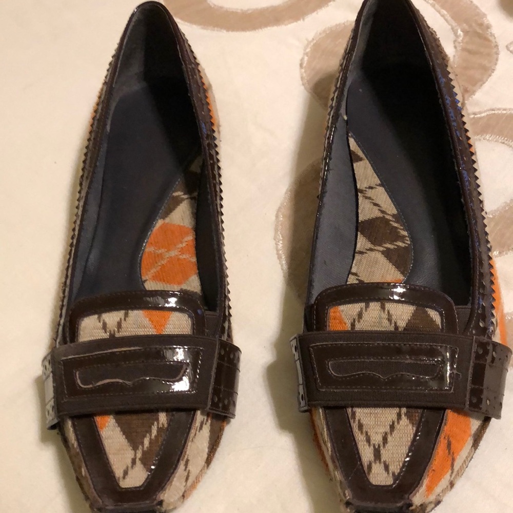 Woven fabric with vinyl trim flats